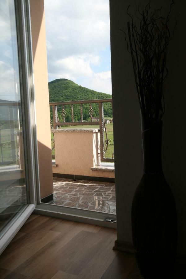 אוטוצאץ Holiday House Leona מראה חיצוני תמונה