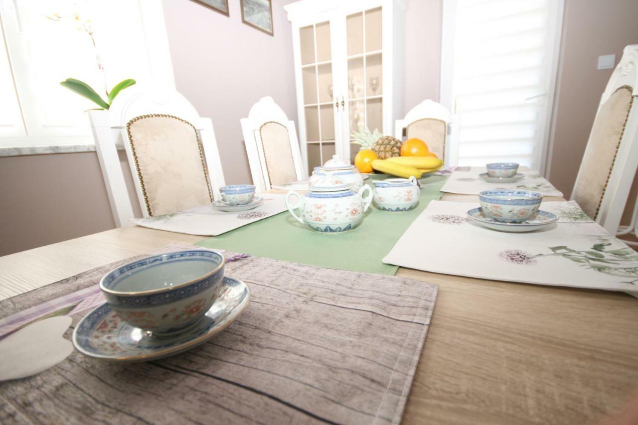אוטוצאץ Holiday House Leona מראה חיצוני תמונה