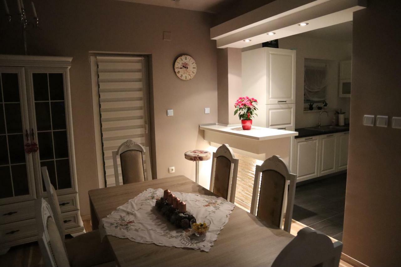 אוטוצאץ Holiday House Leona מראה חיצוני תמונה